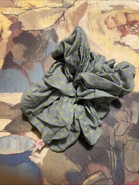 FP Jumbo Scrunchie